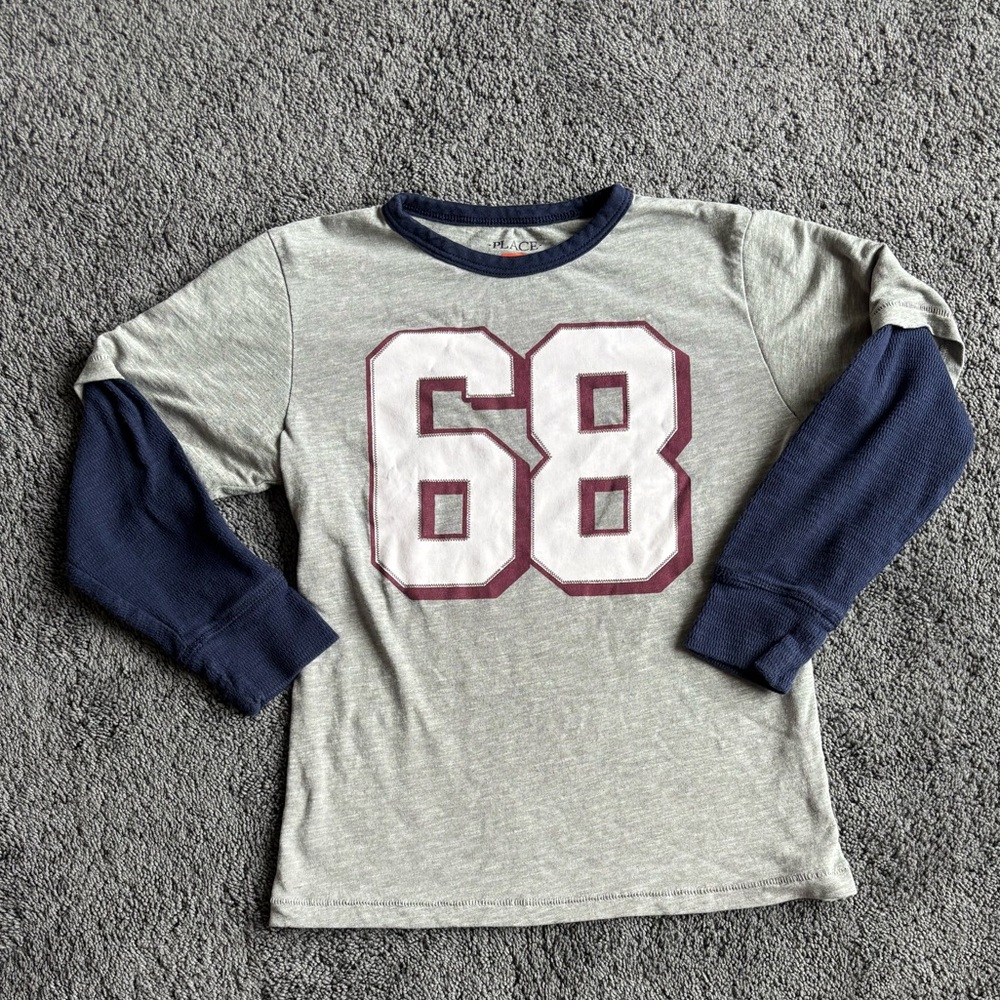 🏈Place Gray and Blue (M) Long Sleeve Tee with Athletic Design🏈